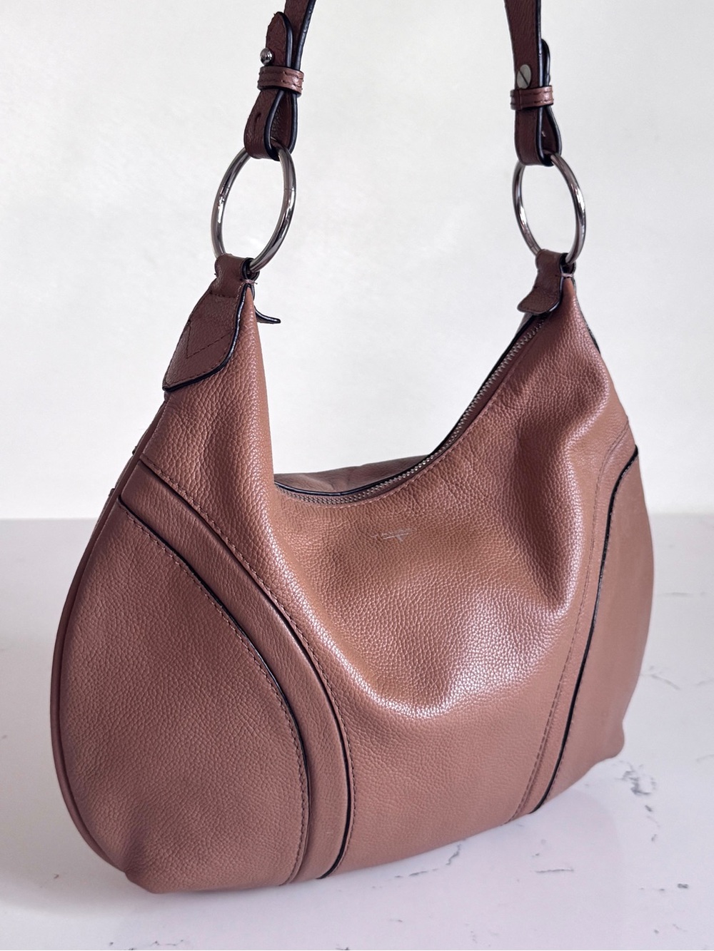 Tahari Tan Pebbled Genuine Leather Hobo Bohemian Shoulder Bag Silver Accents EUC